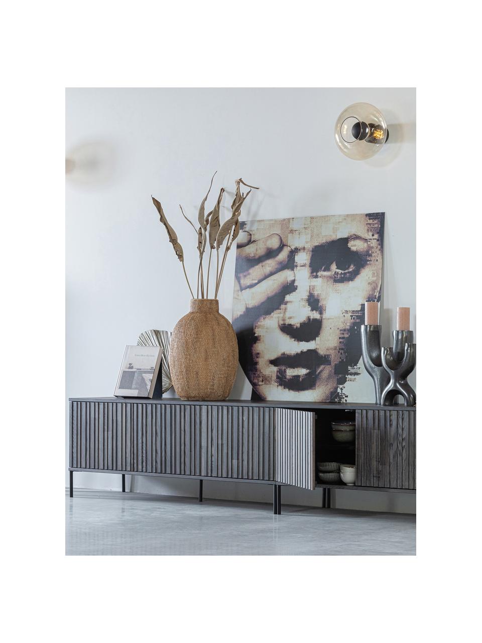 Mueble TV de madera de fresno Avourio, 3 puertas, Estructura: madera de fresno con cert, Patas: metal recubierto, Marrón oscuro, An 150 x Al 56 cm