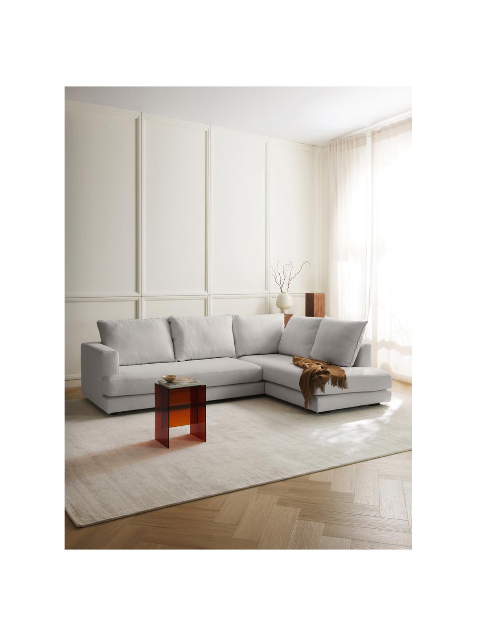 Divano angolare Tribeca, Rivestimento: 100% poliestere Il rivest, Struttura: legno di pino massiccio, Piedini: legno massiccio di faggio, Tessuto grigio chiaro, Larg. 315 x Prof. 228 cm, chaise longue a sinistra