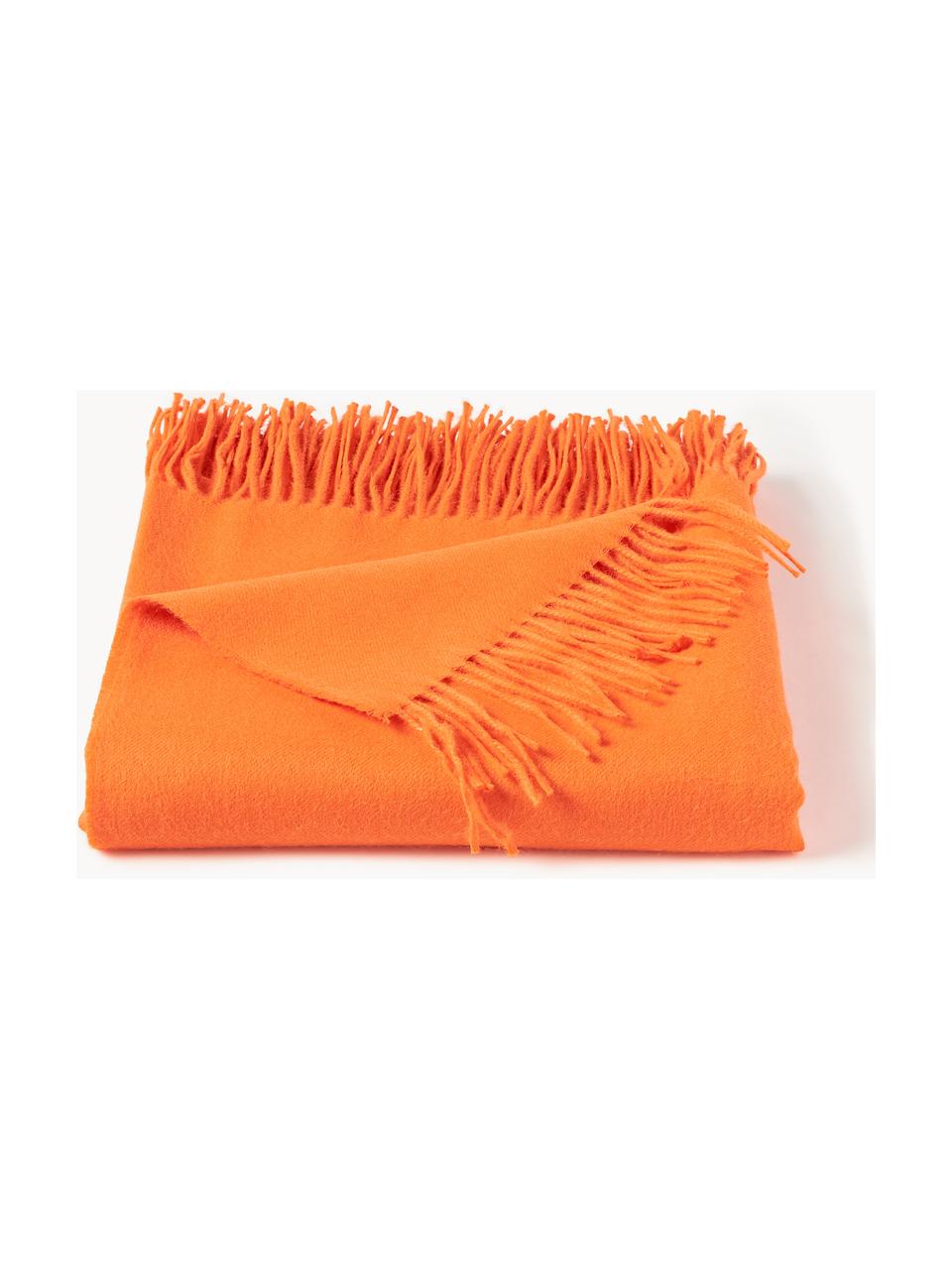 Plaid Luxury aus Babyalpaka-Wolle, 100 % Baby-Alpakawolle

Diese Decke ist aus wunderbar weicher, hochwertiger Babyalpaka-Wolle gewebt. Sie schmeichelt der Haut und spendet wohlige Wärme, ist strapazierfähig aber dennoch leicht und besitzt hervorragende temperaturregulierende Eigenschaften. Dadurch ist diese Decke der perfekte Begleiter für kühle Sommerabende ebenso wie kalte Wintertage., Orange, B 130 x L 200 cm