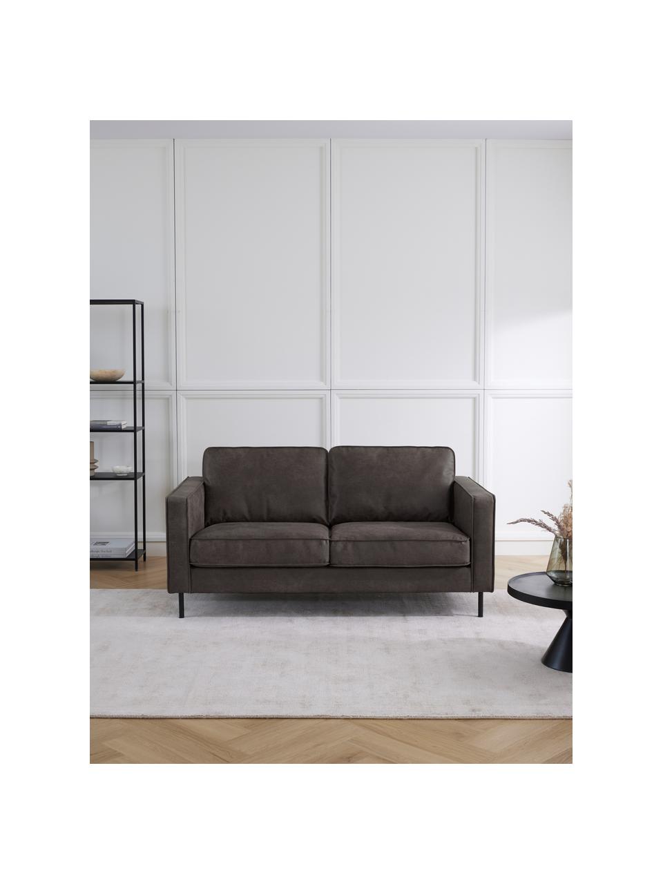 Sofá de cuero reciclado Hunter (2 plazas), Tapizado: cuero reciclado (70% cuer, Estructura: madera de pino maciza y f, Patas: metal con pintura en polv, Cuero gris pardo, An 164 x F 90 cm