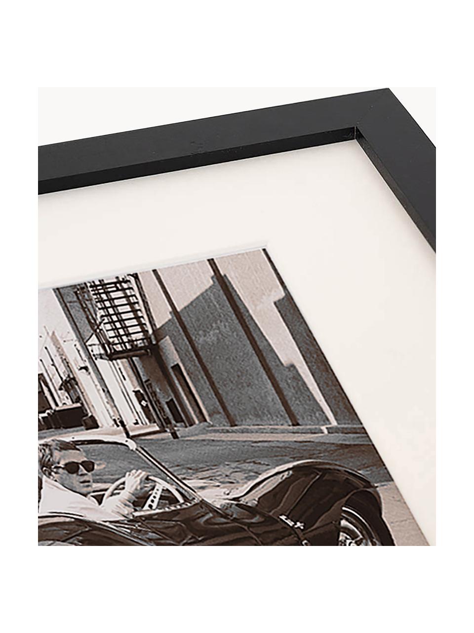 Ingelijste print Steve McQueen in zijn Jaguar, Lijst: beukenhout FSC-gecertific, Zwart, gebroken wit, B 43 x H 33 cm