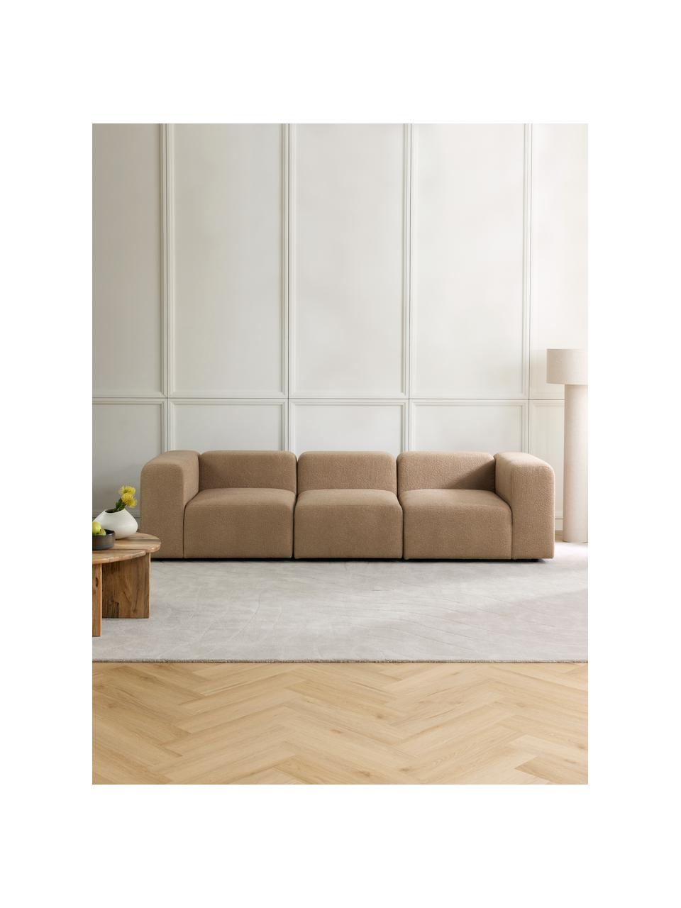 Divano componibile 4 posti in bouclé Lena, Rivestimento: bouclé (93% poliestere, 6, Rivestimento: cuscino in schiuma con an, Struttura: legno di pino, compensato, Piedini: plastica, Bouclé color sabbia, Larg. 284 x Prof. 106 cm