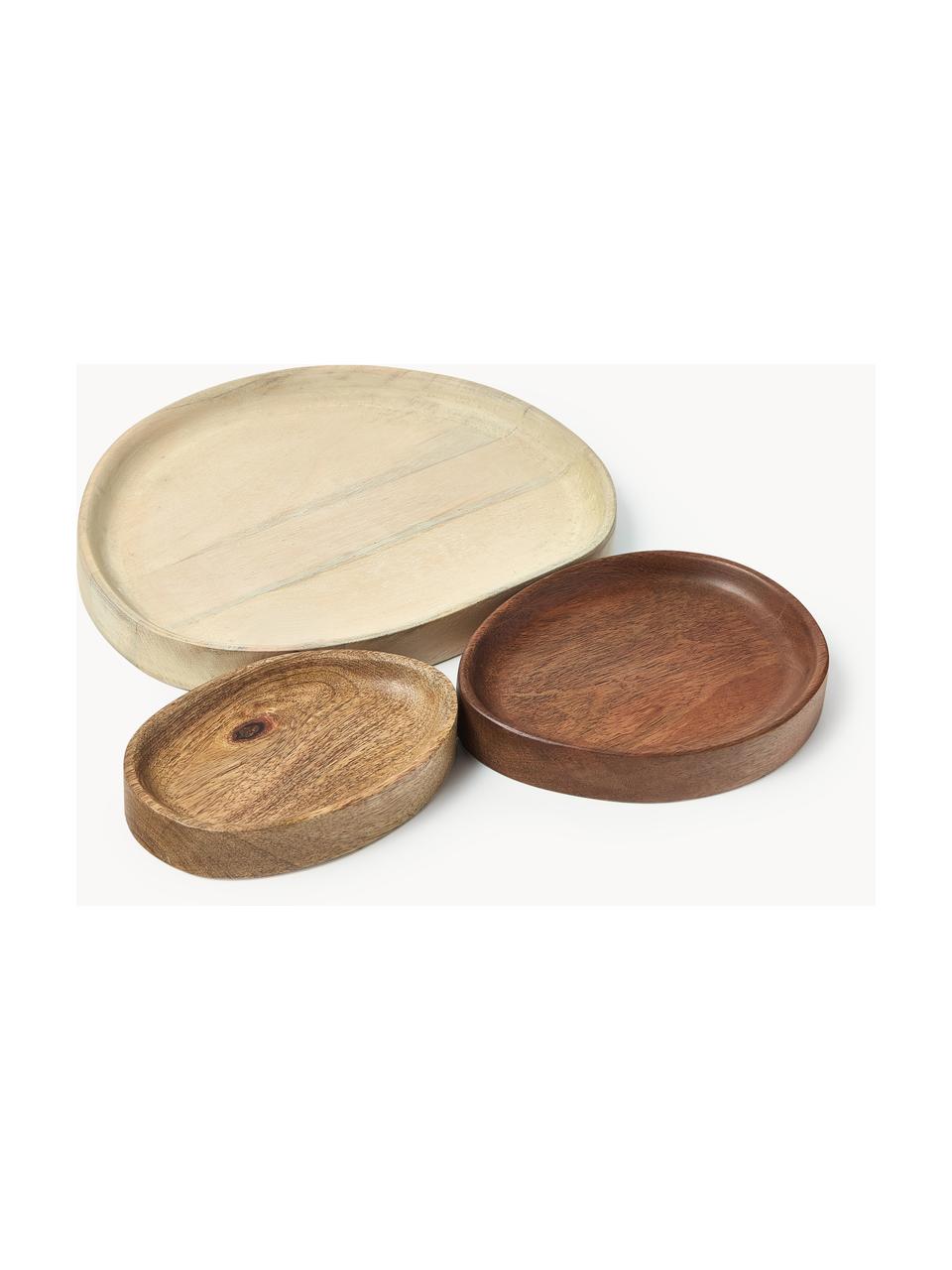 Deko-Tabletts Oda aus Mangoholz, 3er-Set, Mangoholz, lackiert

Dieses Produkt wird aus nachhaltig gewonnenem, FSC®-zertifiziertem Holz gefertigt., Helles und dunkles Mangoholz, Set mit verschiedenen Grössen