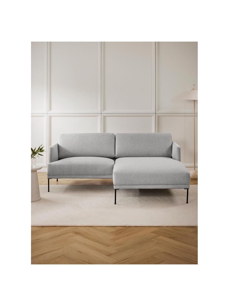 Divanetto angolare Fluente, Rivestimento: 100% polipropilene Con 35, Struttura: legno di pino massiccio, , Piedini: metallo verniciato a polv, Tessuto grigio chiaro, Larg. 198 x Prof. 152 cm, chaise-longue a destra