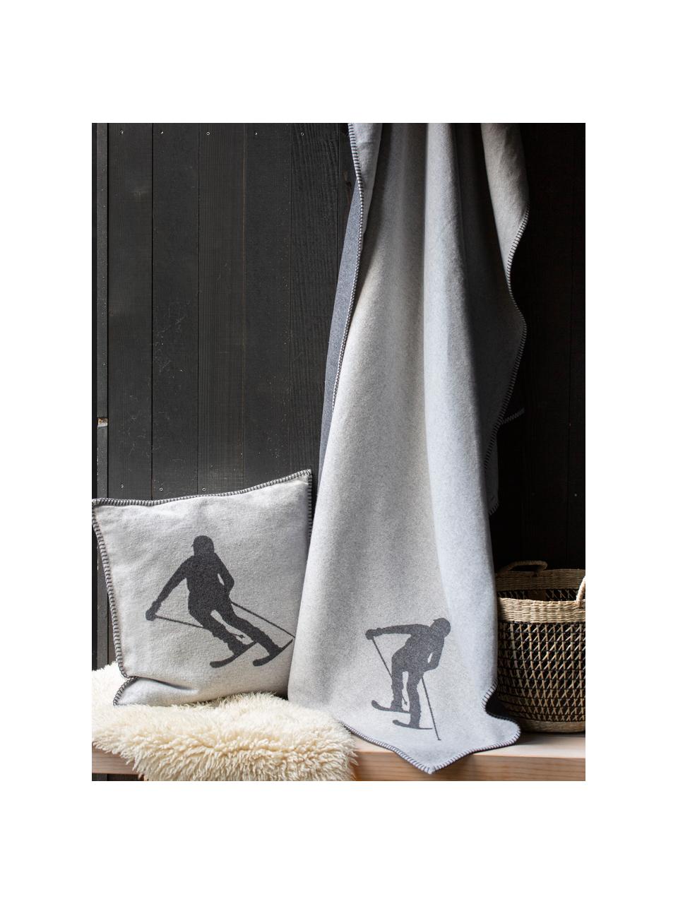 Housse de coussin 50x50 motif hivernal Skiers, 85 % coton, 15 % polyacrylique, Gris clair, gris, larg. 50 x long. 50 cm