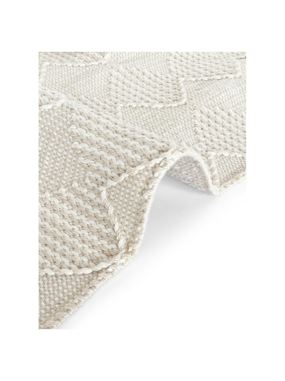 In- & Outdoor Teppich Barcelona mit Hoch-Tief-Struktur, 100 % Polyester, GRS-zertifiziert
 
Das in diesem Produkt verwendete Material ist schadstoffgeprüft und zertifiziert nach STANDARD 100 by OEKO-TEX®, 11-62055, Shirley., Beige, B 160 x L 230 cm (Größe M)