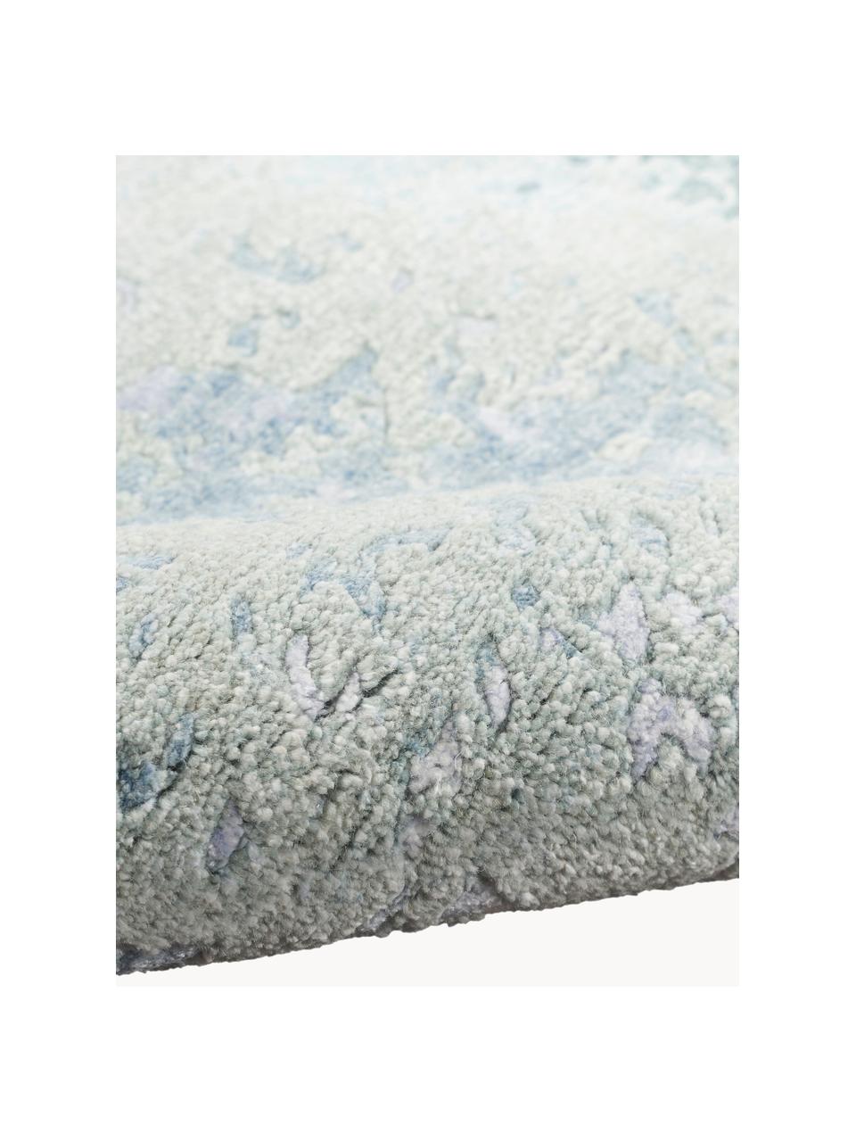 Alfombra artesanal de viscosa Silk Shadows, 75% viscosa, 25% lana de Nueva Zelanda, Tonos verdes, azules y lilas, An 60 x L 90 cm (Tamaño XS)