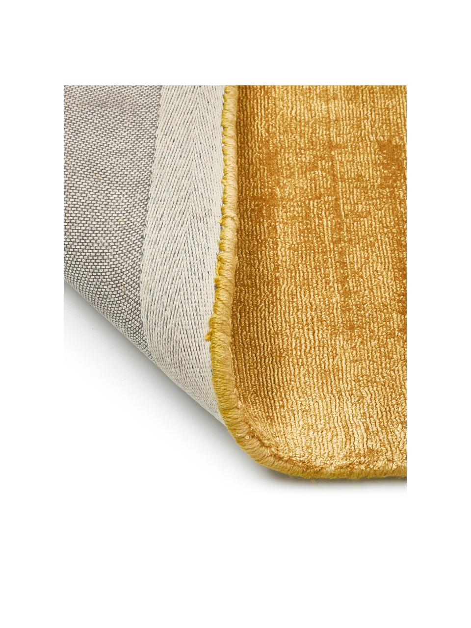 Handgeweven viscose vloerkleed Jane, Onderzijde: 100% katoen, Zonnengeel, B 200 x L 300 cm (maat L)