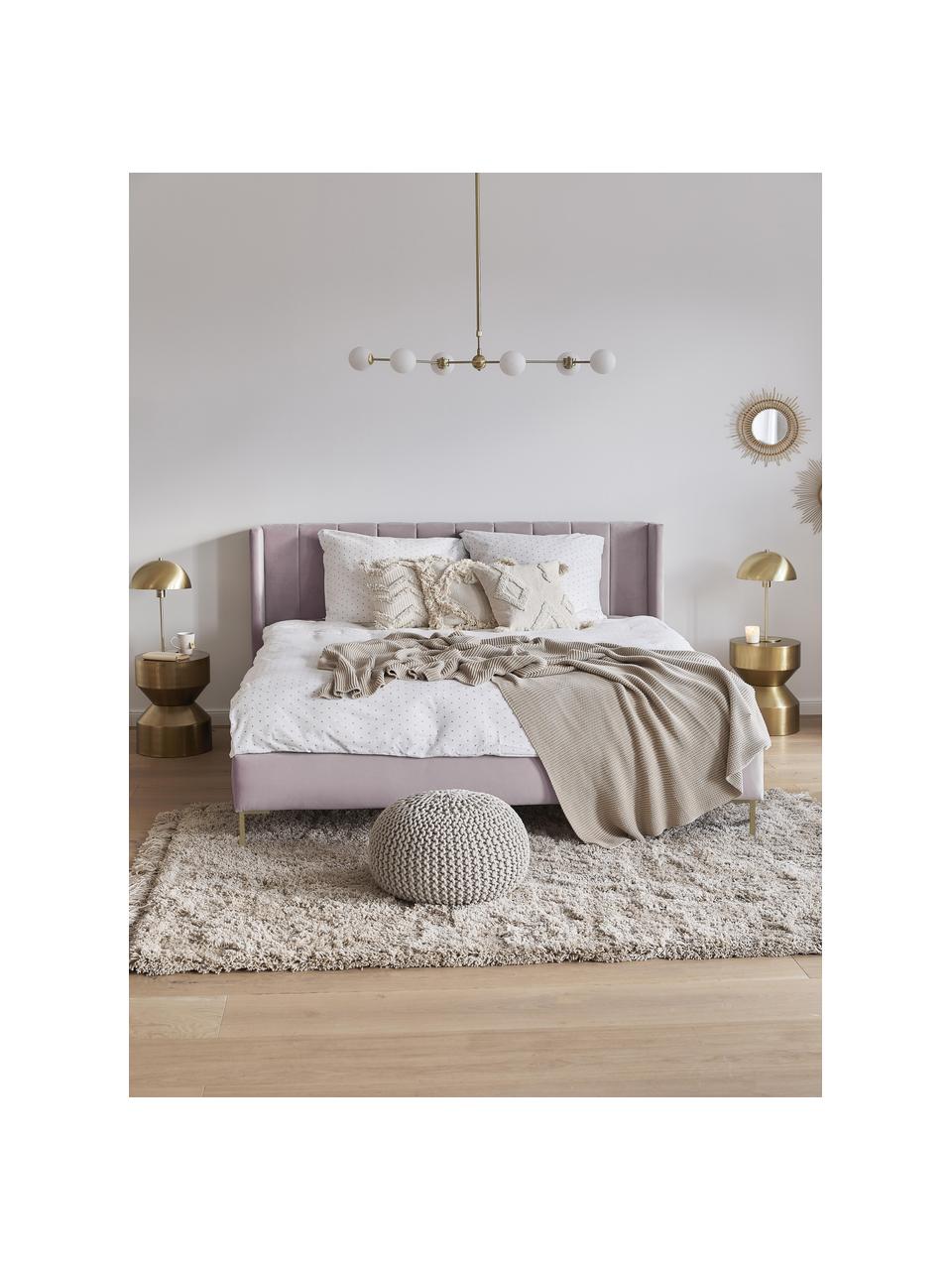 Gestoffeerd fluwelen bed Dusk, Bekleding: polyester fluweel Met 30., Frame: massief grenenhout en pla, Poten: gepoedercoat metaal Dit p, Fluweel lavendel, B 140 x L 200 cm