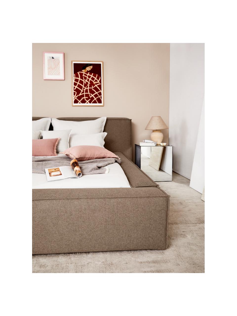 Letto imbottito Lennon, Rivestimento: 100% poliestere Il rivest, Struttura: legno di pino massiccio c, Piedini: legno certificato FSC, pl, Tessuto marrone, Larg. 140 x Lung. 200 cm