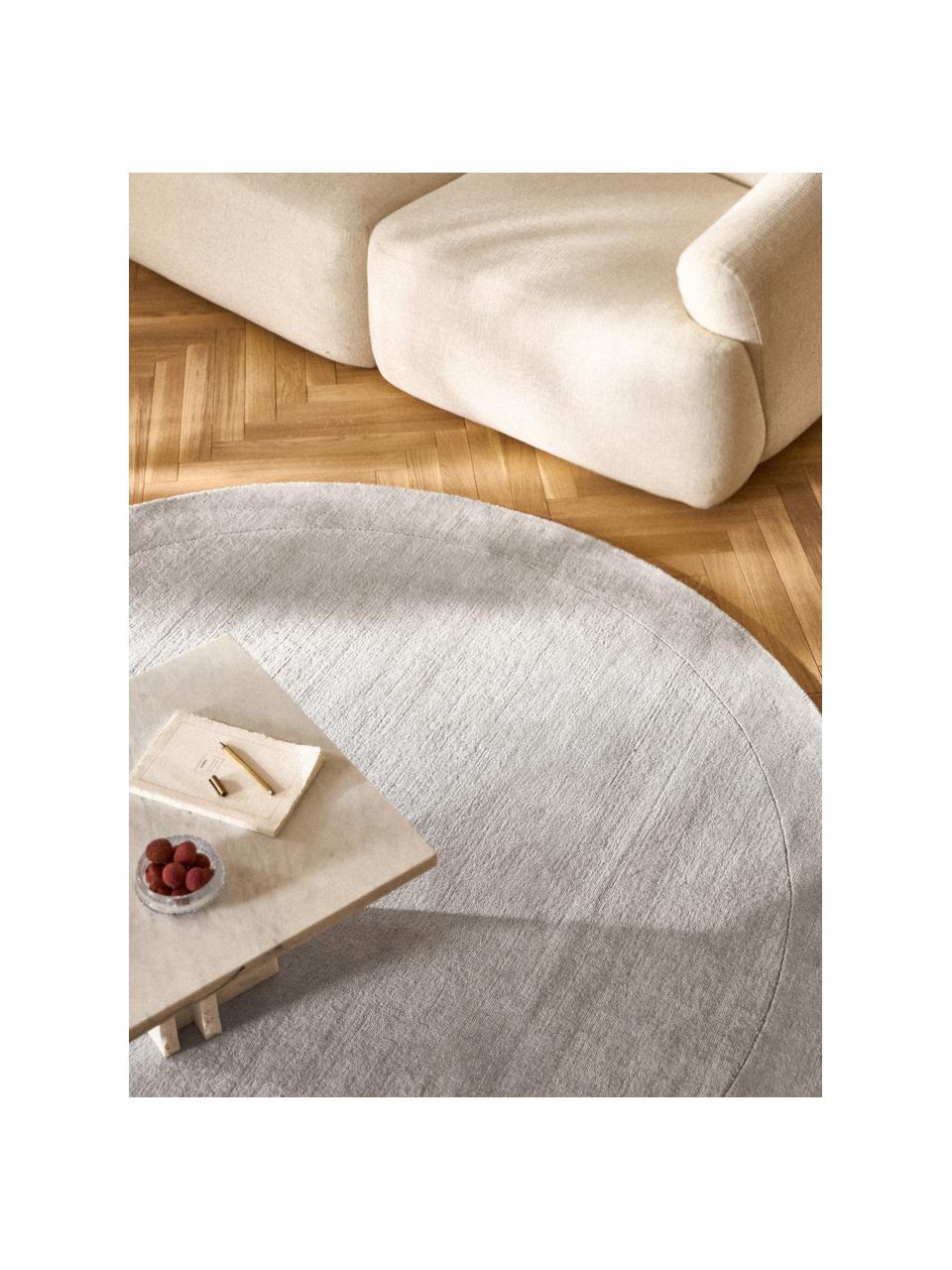 Kulatý koberec s nízkým vlasem Kari, 100 % polyester, certifikace GRS, Odstíny šedé, Ø 150 cm (velikost M)