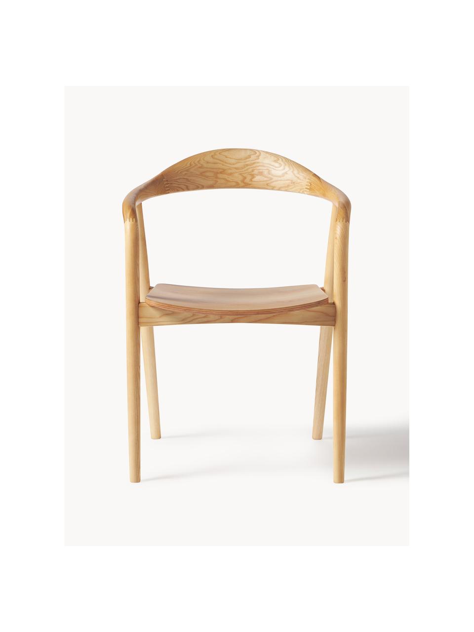 Chaise en bois à accoudoirs Angelina, Bois de frêne laqué
Contreplaqué laqué

Ce produit est fabriqué à partir de bois certifié FSC® issu du développement durable, Frêne clair, larg. 57 x haut. 80 cm