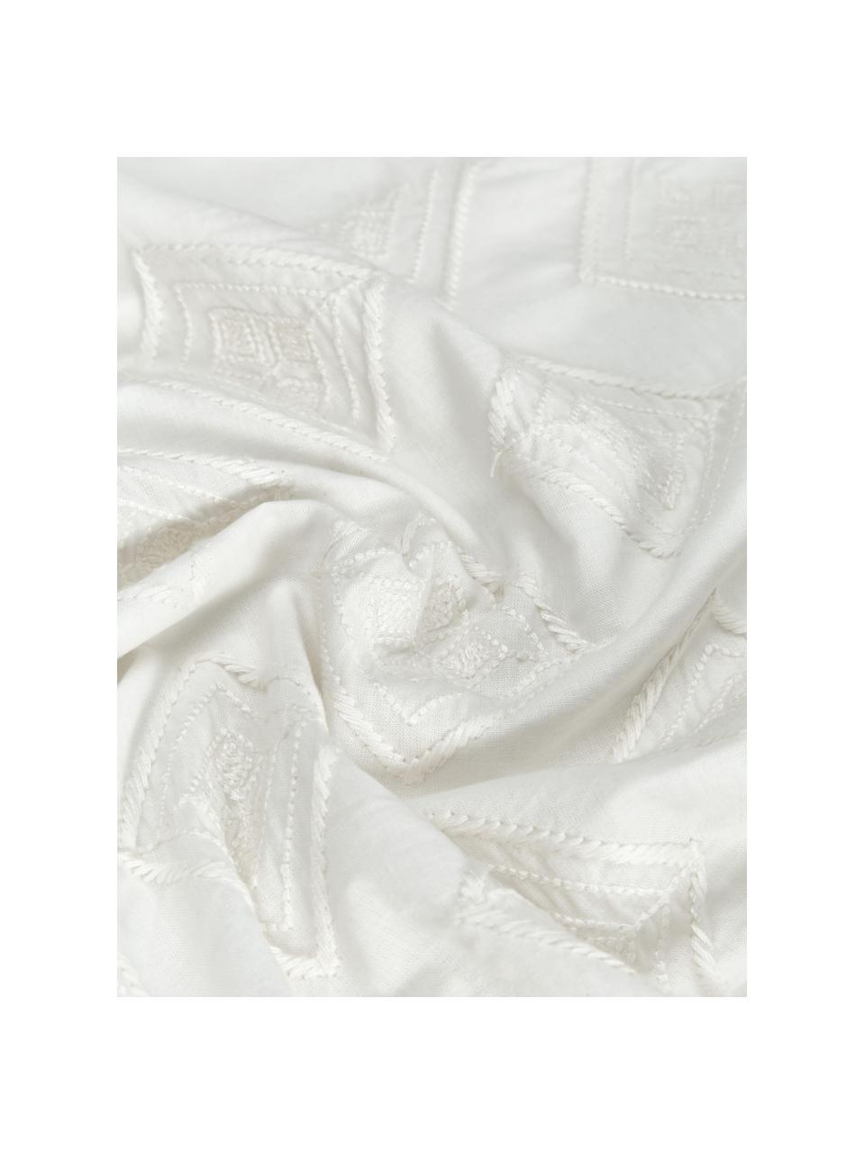 Funda de almohada bordada de algodón Elaine, 100% algodón

Densidad de hilo 140 TC, calidad estándar

El algodón da una sensación agradable y suave en la piel, absorbe bien la humedad y es adecuado para personas alérgicas, Blanco estampado, An 45 x L 110 cm