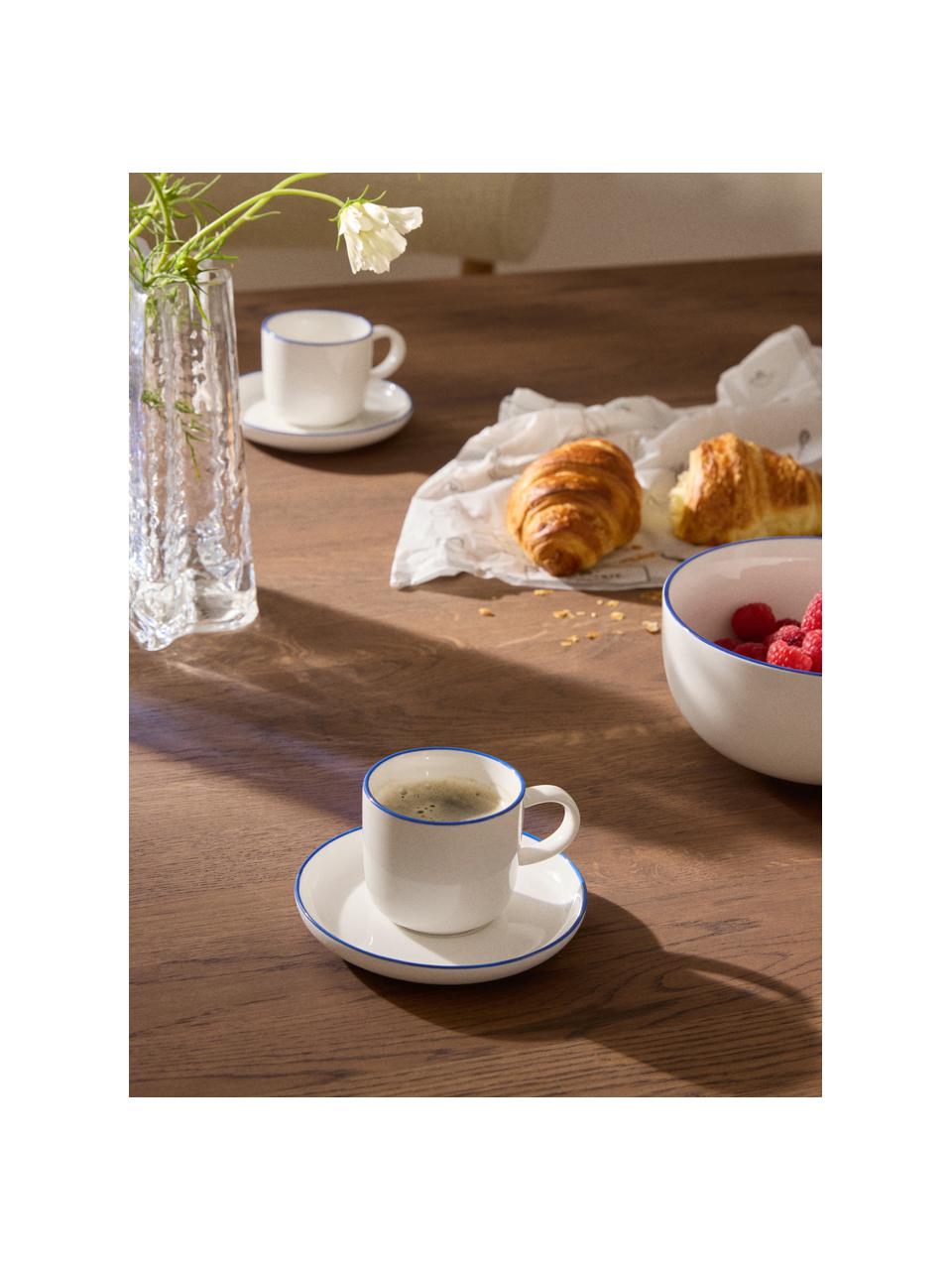 Filiżanka do espresso ze spodkiem Facile, 2 szt., Porcelana twarda (ok. 50% kaolin, 25% kwarc i 25% szpat), Złamana biel z ciemnoniebieską krawędzią, Ø 7 x W 6 cm, 130 ml