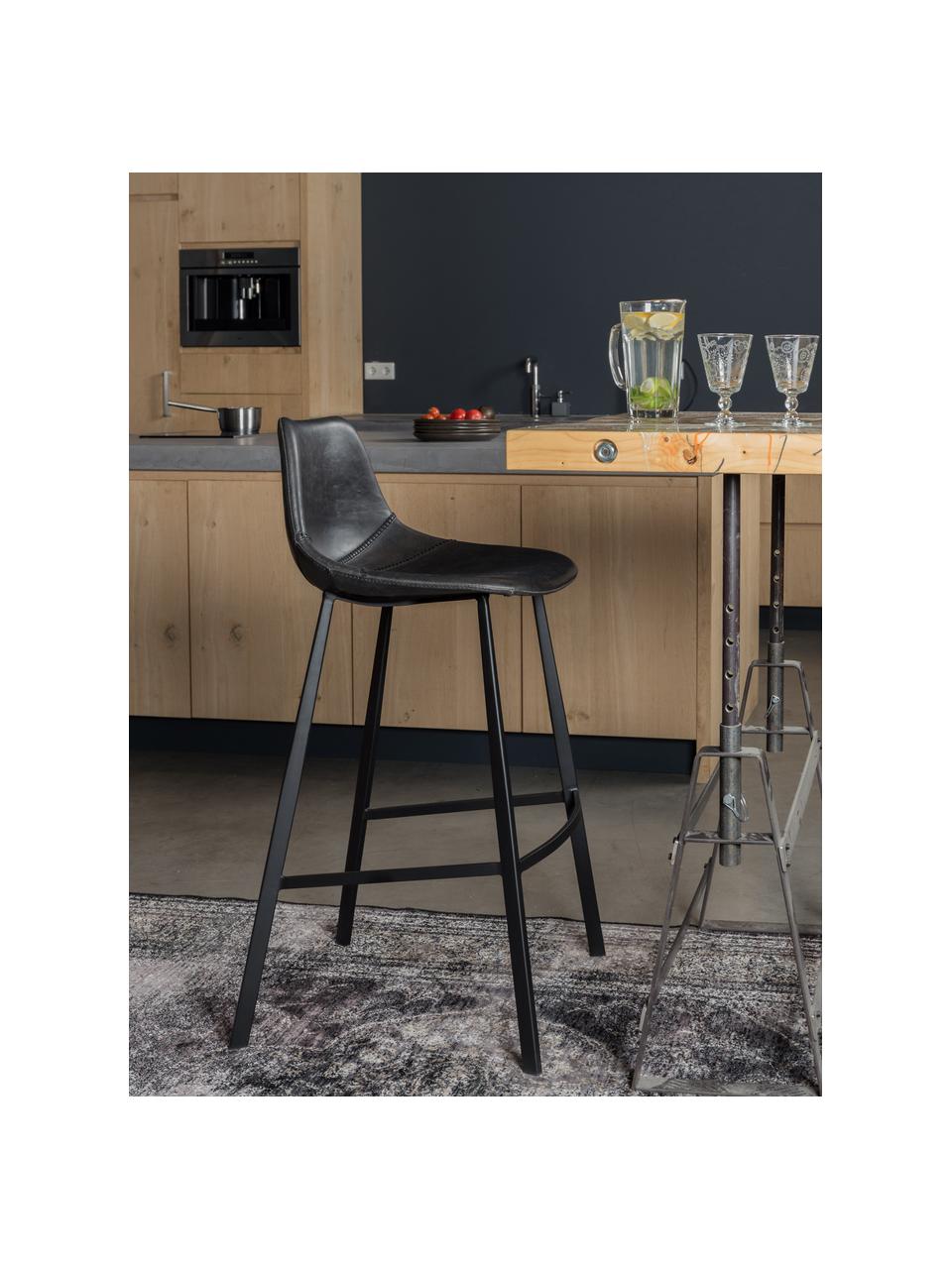 Sedia da bar in similpelle Franky, Rivestimento: similpelle (poliuretano), Gambe: acciaio verniciato a polv, Rivestimento: nero effetto usato Gambe: nero, Larg. 50 x Alt. 106 cm