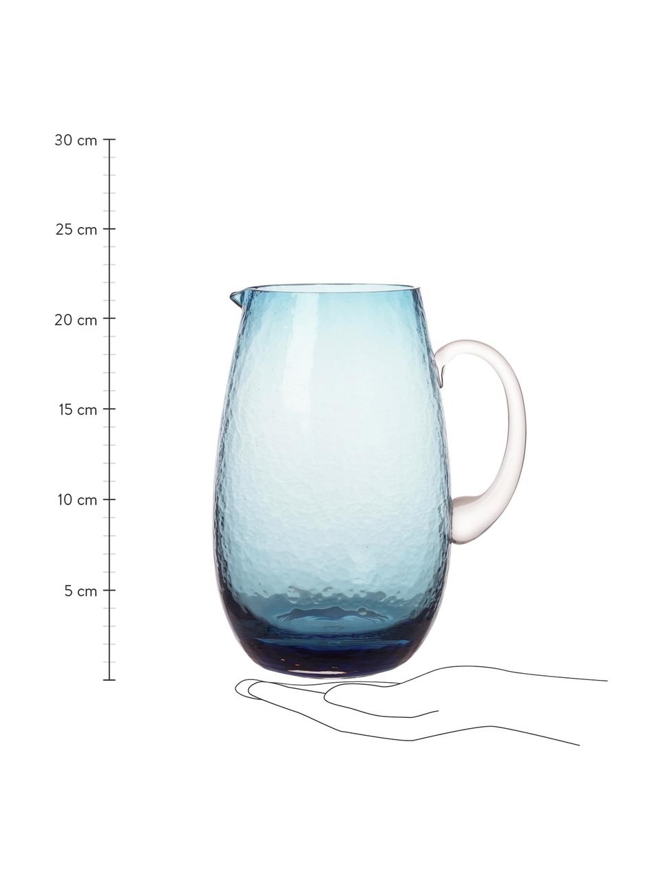 Großer mundgeblasener Krug Hammered mit gehämmerter Oberfläche, 2 L, Glas, mundgeblasen, Blau, transparent, Ø 14 x H 22 cm, 2 L
