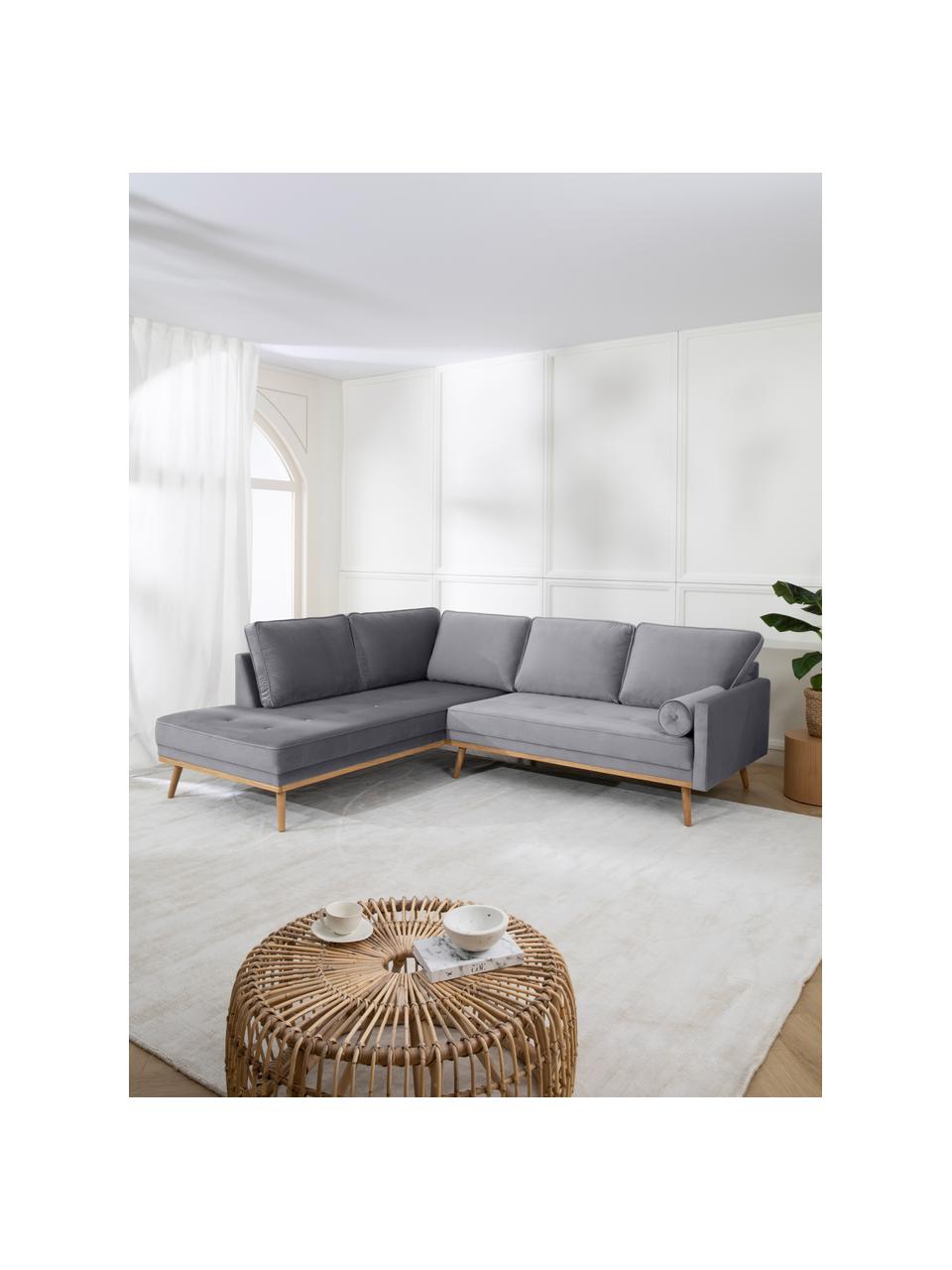 Samt-Ecksofa Saint (3-Sitzer) in Grau mit Eichenholz-Füßen, Bezug: Samt (Polyester) Der hoch, Gestell: Massives Eichenholz, Span, Samt Grau, B 243 x T 220 cm