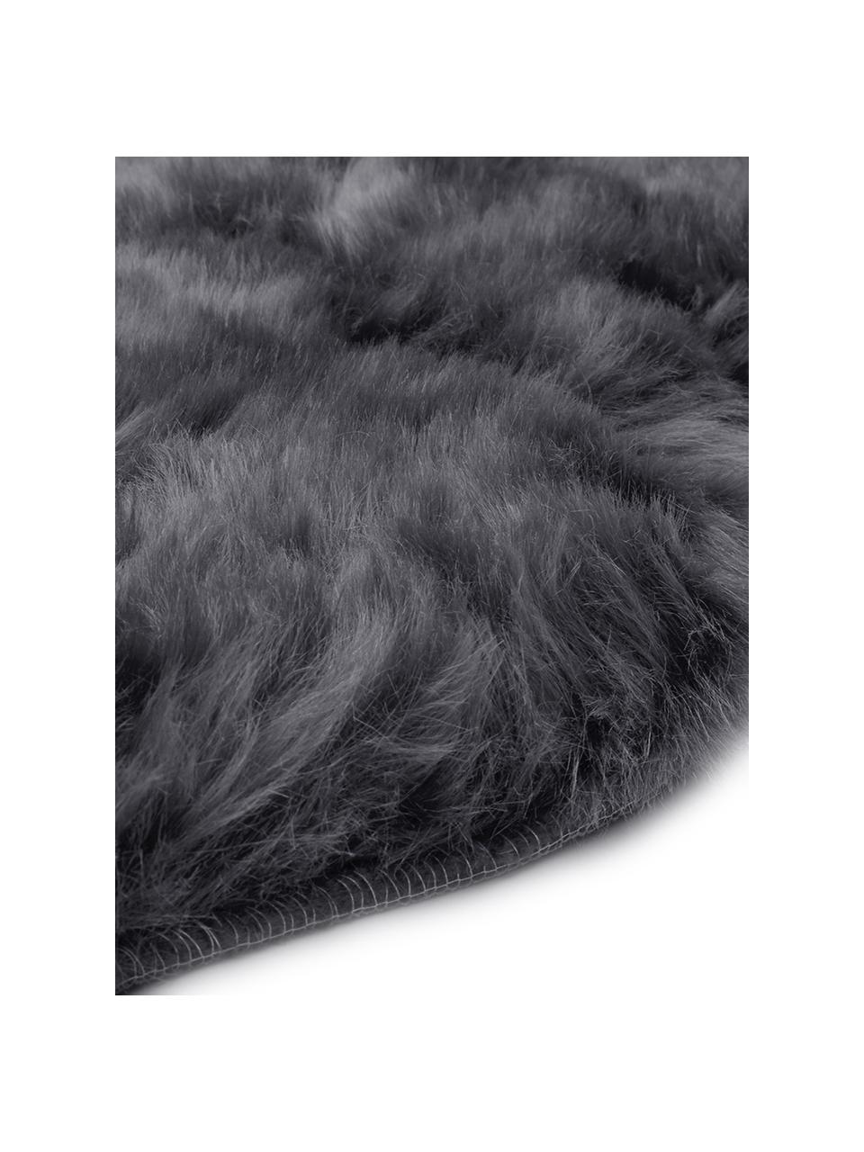 Hladký koberec z umělé kožešiny Mathilde, Tmavě šedá, Š 60 cm, D 180 cm