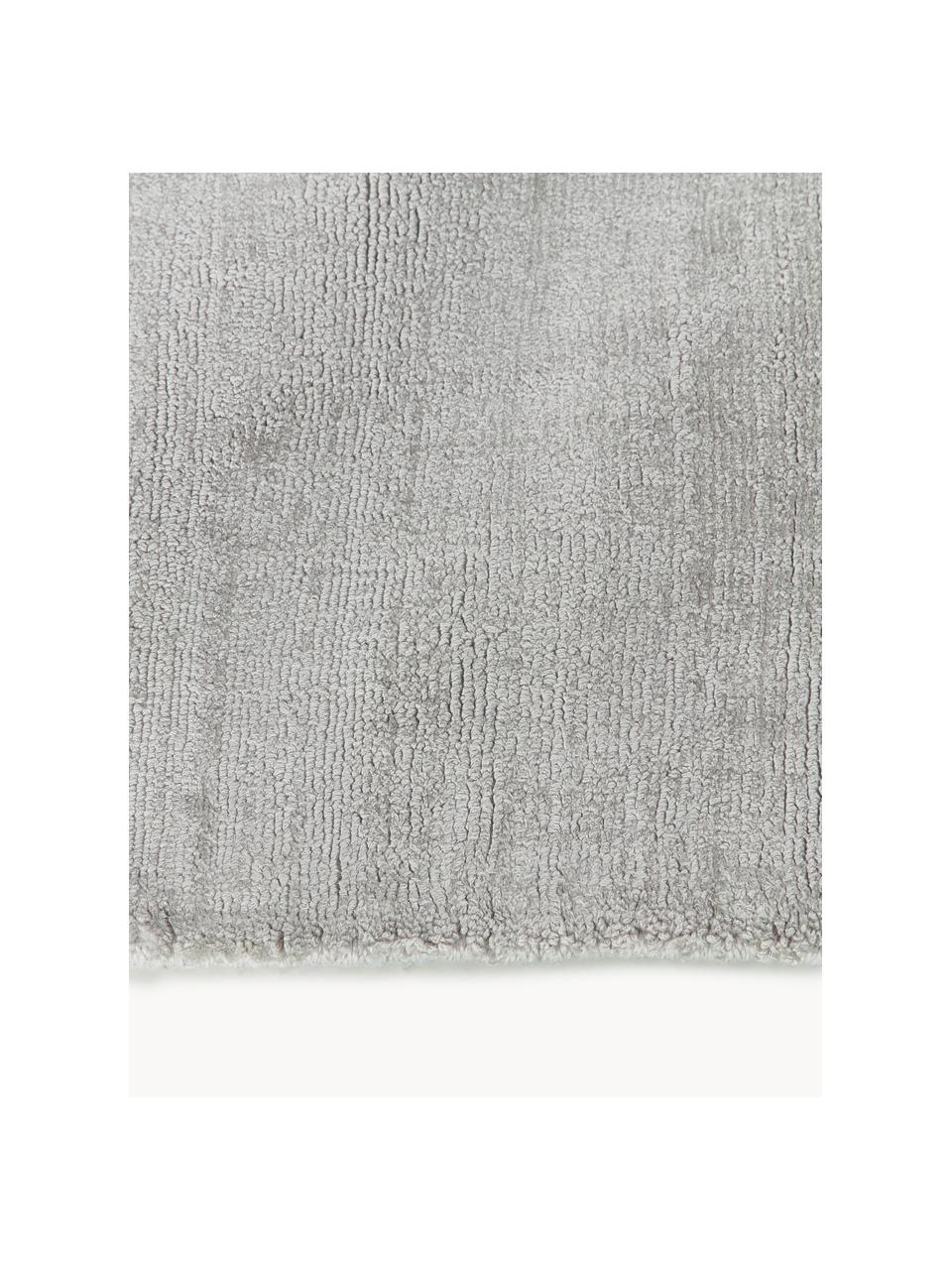 Ručne tkaný koberec z viskózy Jane, Svetlosivá, Š 160 x D 230 cm (veľkosť M)