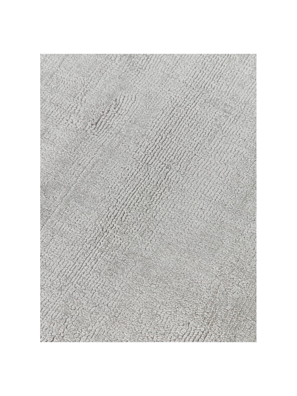 Tapis en viscose tissé main Jane, Gris clair, larg. 160 x long. 230 cm (taille M)