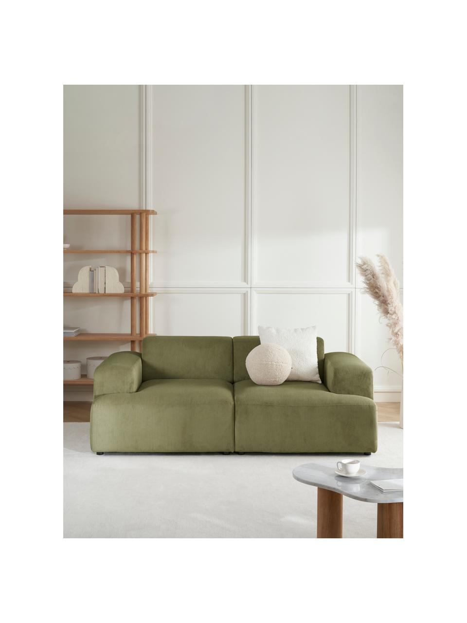 Sofa ze sztruksu Melva (2-osobowa), Tapicerka: sztruks (92% poliester, 8, Stelaż: lite drewno sosnowe, cert, Nogi: tworzywo sztuczne, Oliwkowozielony sztruks, S 198 x G 101 cm