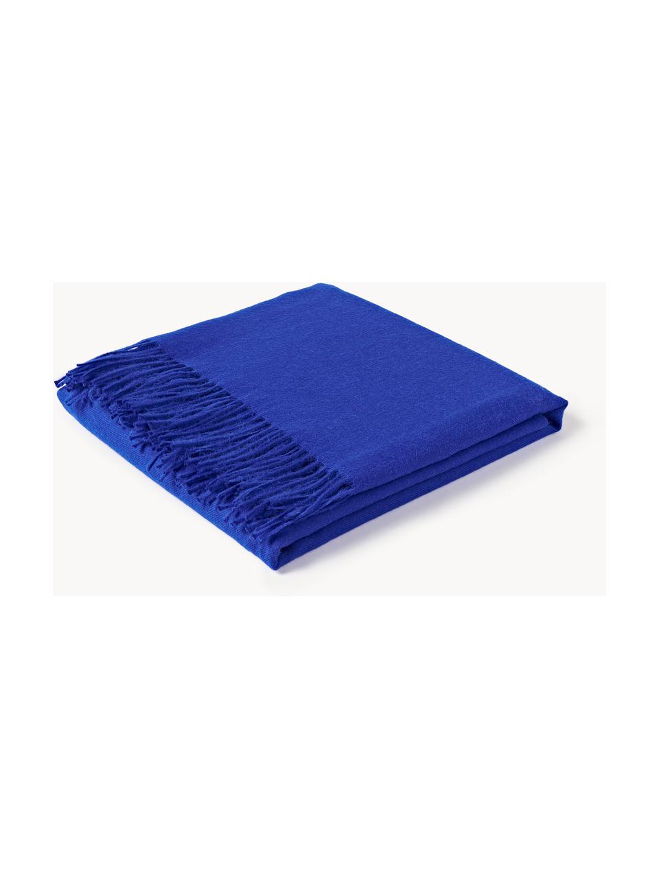 Plaid Luxury aus Babyalpaka-Wolle, 100 % Babyalpaka-Wolle

Diese Decke ist aus wunderbar weicher, hochwertiger Babyalpaka-Wolle gewebt. Sie schmeichelt der Haut und spendet wohlige Wärme, ist strapazierfähig aber dennoch leicht und besitzt hervorragende temperaturregulierende Eigenschaften. Dadurch ist diese Decke der perfekte Begleiter für kühle Sommerabende ebenso wie kalte Wintertage., Royalblau, B 130 x L 200 cm