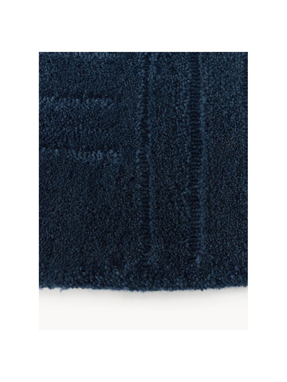 Tapis rond en laine tuftée main Mason, 100 % laine, certifiée RWS

Les tapis en laine peuvent perdre des fibres lors des premières semaines et des peluches peuvent se former, ce phénomène est naturel et diminue à mesure de votre usage et du temps, Bleu foncé, Ø 120 cm (taille S)