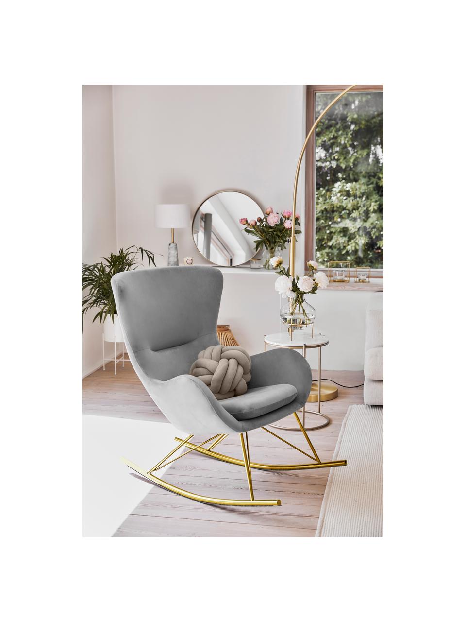 Fluwelen schommelstoel Wing in grijs met metalen poten, Bekleding: fluweel (polyester), Frame: gegalvaniseerd metaal, Fluweel grijs, goudkleurig, B 76 x D 108 cm