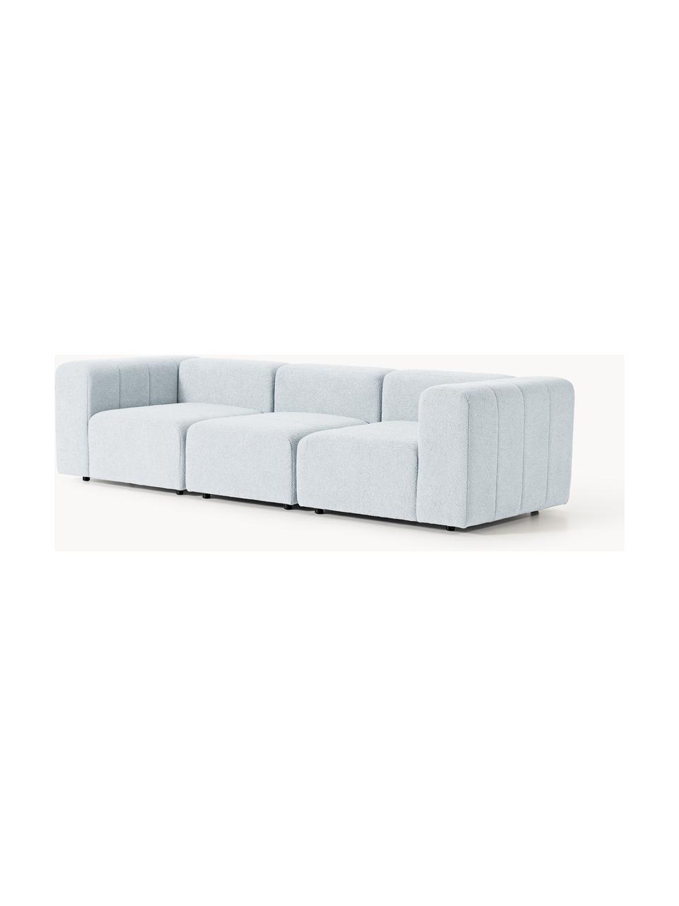 Divano componibile 4 posti in bouclé Lena, Rivestimento: bouclé (93% poliestere, 6, Struttura: legno di faggio, truciola, Piedini: plastica, Bouclé azzurro, Larg. 287 x Prof. 106 cm