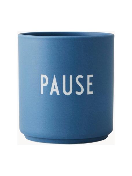 Mug design Favourite PAUSE, Porcelaine Fine Bone China
Fine Bone China est une porcelaine tendre, qui se distingue particulièrement par sa brillance et sa translucidité, Bleu (Pause), Ø 8 x haut. 9 cm, 250 ml