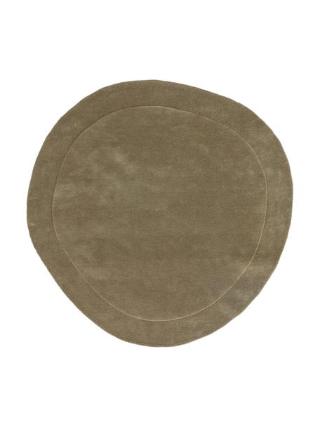 Tappeto in lana tessuto a mano Shape, 100% lana

Nel caso dei tappeti di lana, le fibre possono staccarsi nelle prime settimane di utilizzo, questo e la formazione di lanugine si riducono con l'uso quotidiano, Verde oliva, Ø 200 cm (taglia L)