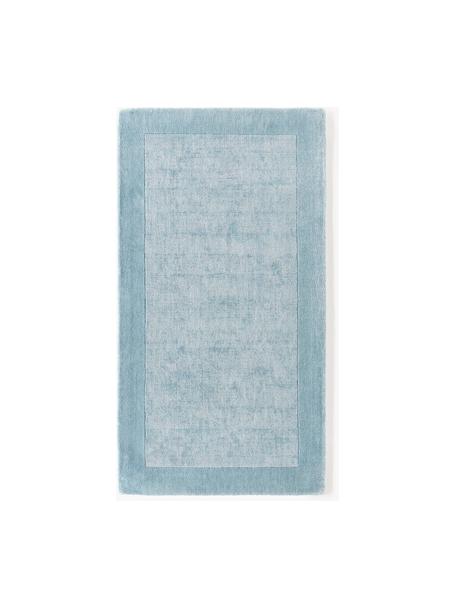 Koberec s nízkým vlasem Kari, 100 % polyester, certifikace GRS, Odstíny modré, Š 80 cm, D 150 cm (velikost XS)