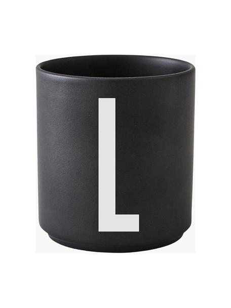 Hrnček J, Fine Bone China (porcelán)
Mäkký porcelán, ktorý sa vyznačuje predovšetkým žiarivým, priehľadným leskom, Čierna, biela, Hrnček L, 250 ml