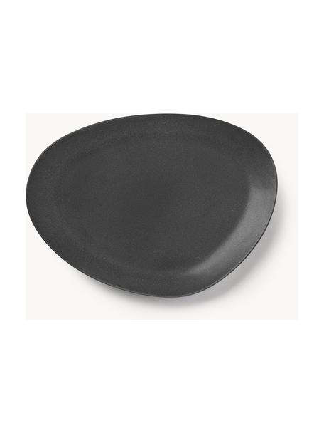 Assiette plate fait à la main de forme organique Limfjord, Grès cérame, Anthracite, larg. 23 x long. 33 cm