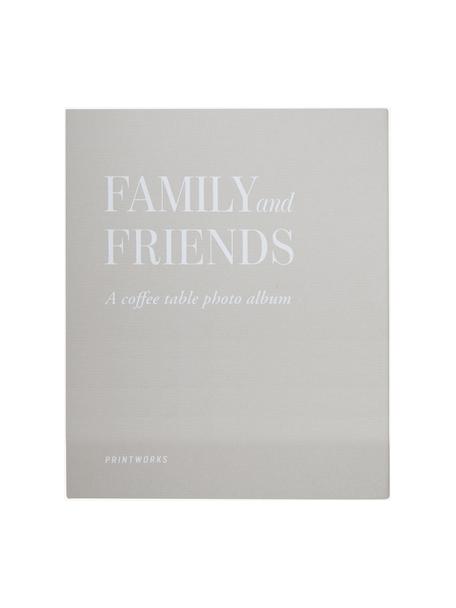 Fotoalbum Family And Friends, 55 % šedý karton, 18 % polyester, 15 % papír, 2 % bavlna

Tento produkt je vyroben z udržitelných zdrojů dřeva s certifikací FSC®., Světle šedá, Š 32 cm, V 26 cm