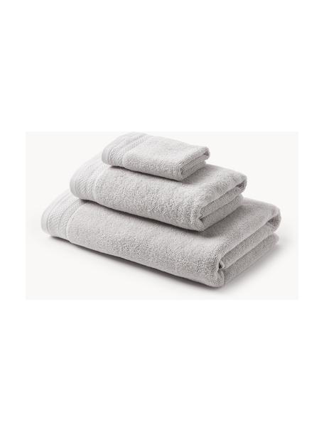 Set di 6 asciugamani in cotone organico Premium, varie misure, 100% cotone organico certificato GOTS (Global Organic Textile Standard)
Qualità pesante, 600 g/m²

Il materiale utilizzato in questo prodotto è testato per le sostanze nocive e certificato secondo lo STANDARD 100 by OEKO-TEX®, IS025 189577, OETI., Grigio chiaro, Set da 3 (asciugamano ospite, asciugamano e telo bagno)