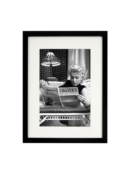 Ingelijste digitale print Marilyn Monroe Reading, Afbeelding: digitale print op papier,, Lijst: gelakt hout, Zwart, wit, B 33 x H 43 cm