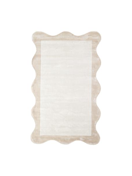 Tappeto in viscosa intrecciata a mano con bordo ondulato beige Wavy, Bianco crema, beige, Larg. 110 x Lung. 180 cm (taglia S)