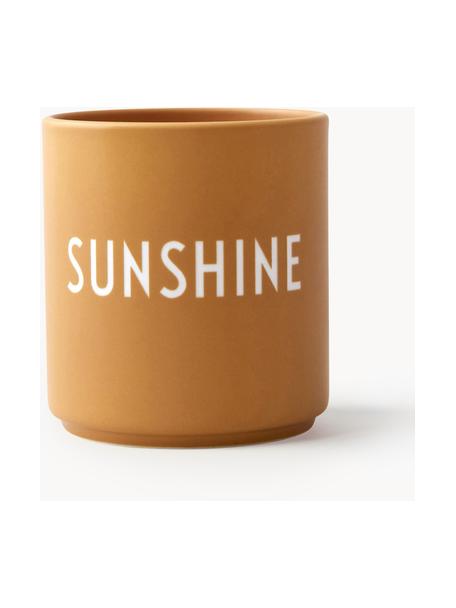 Design Becher Favourite SUNSHINE mit Schriftzug, Fine Bone China (Porzellan)
Fine Bone China ist ein Weichporzellan, das sich besonders durch seinen strahlenden, durchscheinenden Glanz auszeichnet., Ocker (Sunshine), Ø 8 x H 9 cm, 250 ml