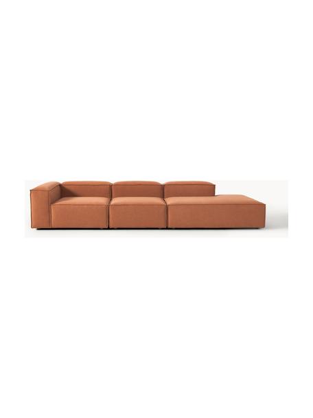 Chaise lounge XL componibile Lennon, Rivestimento: poliestere Il rivestiment, Struttura: legno di pino massiccio, , Piedini: plastica Questo prodotto , Tessuto terracotta, Larg. 357 x Prof. 119 cm, schienale a sinistra