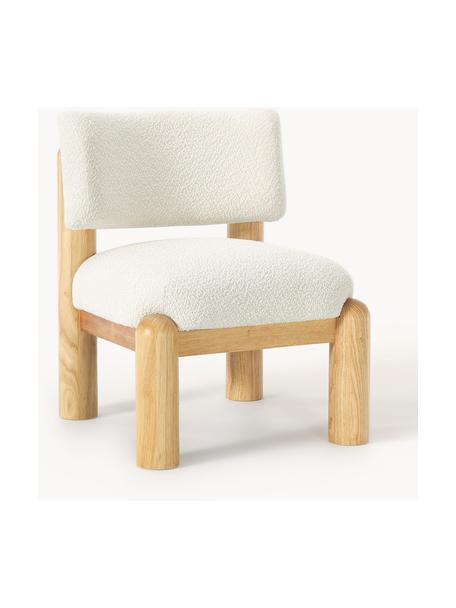 Fotel bouclé Findus, Biały bouclé, jasne drewno naturalne, S 60 x W 76 cm