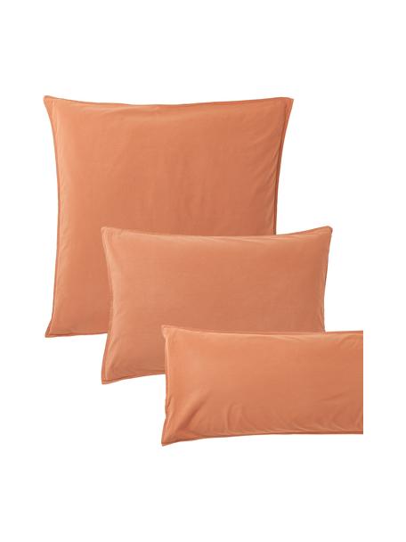 Federa in cotone lavato Darlyn, 100% cotone
Densità dei fili 150, qualità standard

La biancheria da letto in cotone è piacevolmente morbida sulla pelle, assorbe bene l'umidità ed è adatta per chi soffre di allergie

Uno speciale processo di lavaggio conferisce al tessuto un aspetto stonewash robusto e irregolare. Questo rende anche il tessuto morbido ed elastico al tatto e gli conferisce un aspetto stropicciato naturale che non richiede stiratura e trasuda intimità.

Il materiale utilizzato in questo prodotto è testato per le sostanze nocive e certificato secondo lo STANDARD 100 by OEKO-TEX®, 4265CIT, CITEVE, Terracotta, Larg. 50 x Lung. 80 cm