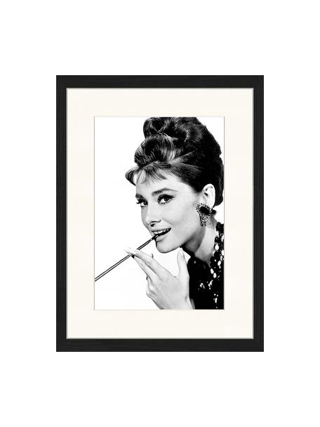 Ingelijste digitale print Audrey Hepburn, Afbeelding: digitale print op papier,, Lijst: gelakt hout, Zwart, wit, 33 x 43 cm