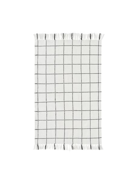 Interiérový/exteriérový koberec s třásněmi Prague, 100 % polyester, certifikace GRS

Materiál použitý v tomto produktu byl testován na škodlivé látky a certifikován podle STANDARD 100 od OEKO-TEX®, 11-62055, Shirley., Bílá, černá, Š 120 cm, D 180 cm (velikost S)