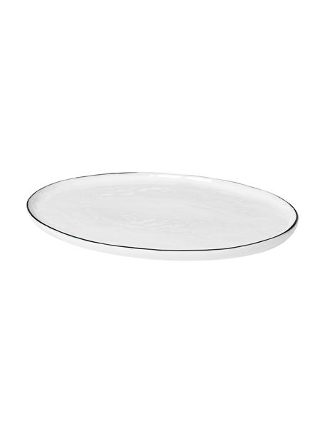 Handgemachte Servierplatte Salt aus Porzellan, L 30 x B 20 cm, Porzellan, Gebrochenes Weiss mit schwarzem Rand, L 30 x B 20 cm