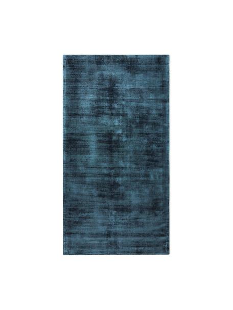 Ručne tkaný koberec z viskózy Jane, Tmavomodrá, Š 80 x D 150 cm (veľkosť XS)