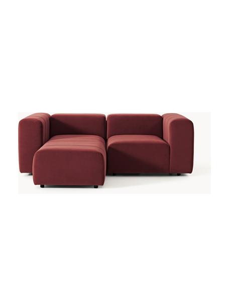 Modulares Samt-Sofa Lena (3-Sitzer) mit Hocker (links/rechts), Bezug: Samt (100 % Polyester) De, Gestell: Buchenholz, Spanplatte, H, Füße: Kunststoff, Samt Weinrot, B 211 x T 181 cm