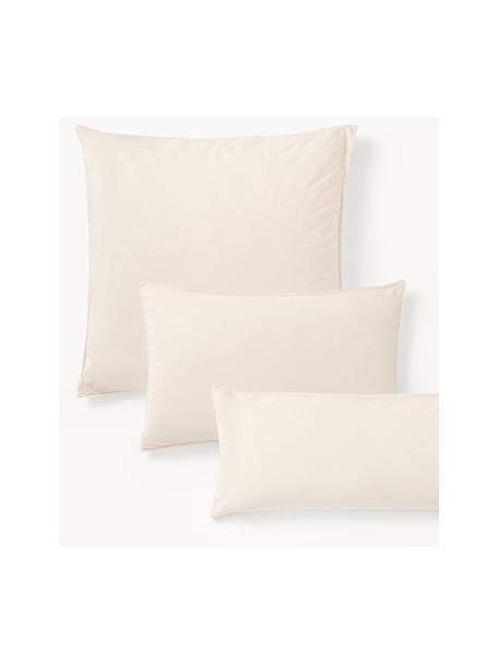 Gewaschener Baumwoll-Kopfkissenbezug Darlyn, 100 % Baumwolle
Fadendichte 150 TC, Standard Qualität

Bettwäsche aus Baumwolle fühlt sich auf der Haut angenehm weich an, nimmt Feuchtigkeit gut auf und eignet sich für Allergiker.

Durch ein besonderes Waschungsverfahren erhält der Stoff eine robuste, unregelmässige Stonewash-Optik. Ausserdem wird der Stoff dadurch weich und geschmeidig im Griff und erhält eine natürliche Knitter-Optik, die kein Bügeln erfordert und Gemütlichkeit ausstrahlt.

Das in diesem Produkt verwendete Material ist schadstoffgeprüft und zertifiziert nach STANDARD 100 by OEKO-TEX®, 4265CIT, CITEVE., Beige, B 50 x L 70 cm