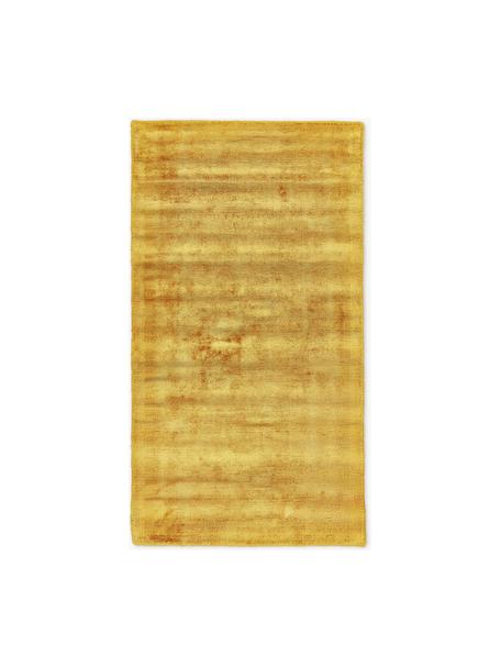Handgeweven viscose vloerkleed Jane, Onderzijde: 100% katoen, Zonnengeel, B 80 x L 150 cm (maat XS)