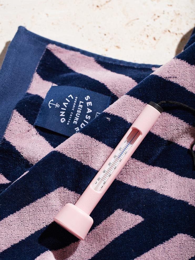 Serviette De Plage A Imprimes Rose Et Bleu Bonsall Westwingnow